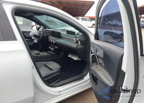 2020 Mercedes-Benz A 220 z USA, uszkodzony, nr VIN WDD3G4EB4LW039238